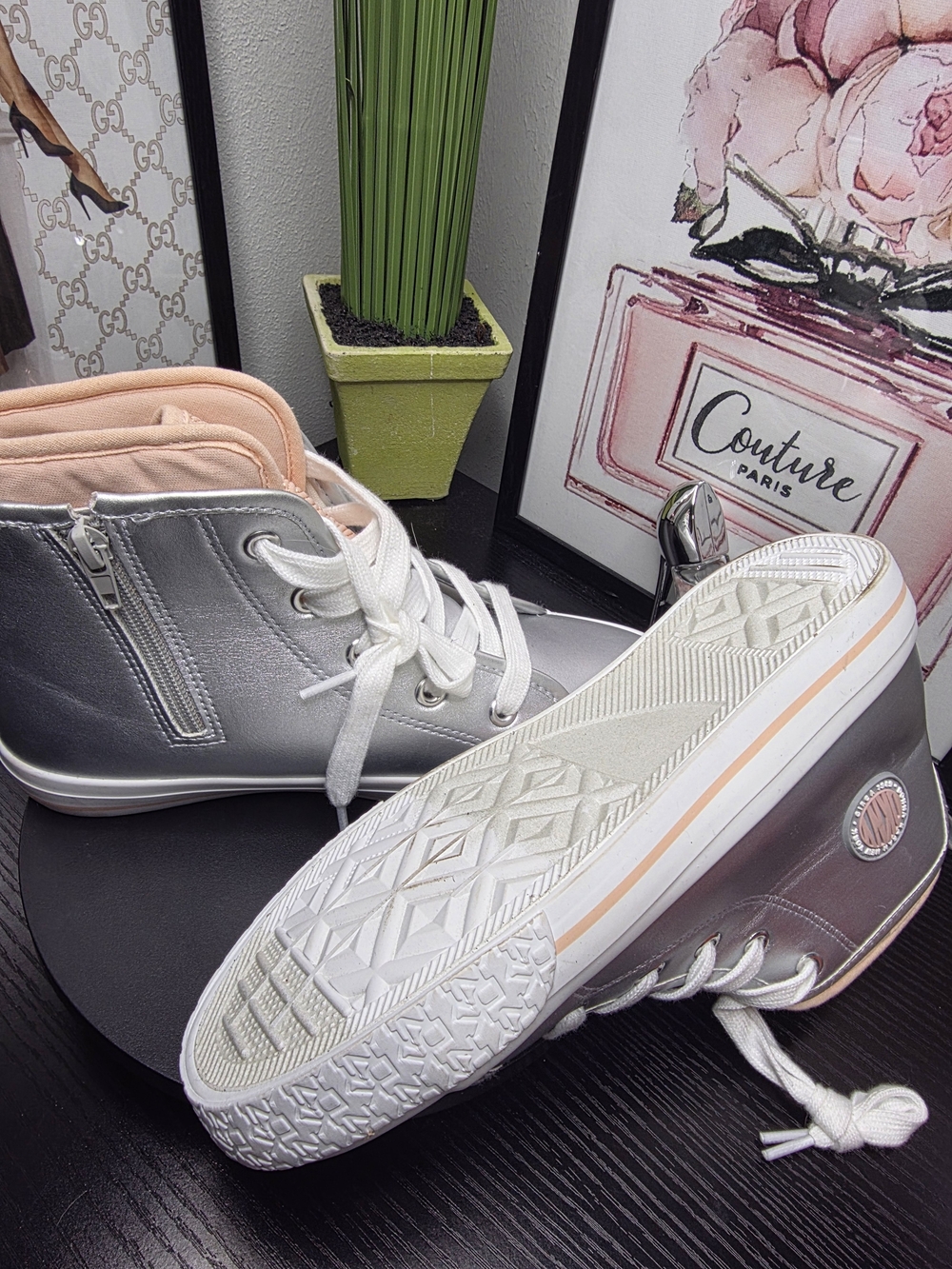 DKNY Girls High-Top Sneakers - Picture 9 of 9